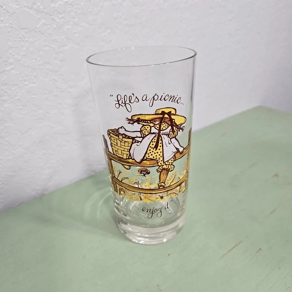 Holly Hobbie "Life's a picnic...enjoy it" Glass Cup Tumbler American Greetings - Picture 8 of 8